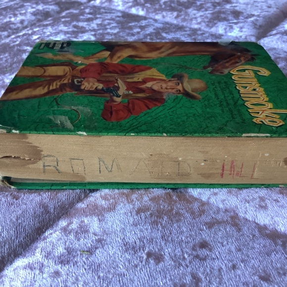 Vintage Gunsmoke book - Picture 10 of 14